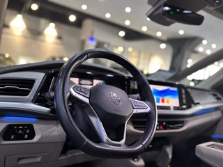 Volkswagen T7 Multivan 7S EASYOP_ADVANCED TISCH AHK RFK ACC - bilder 10
