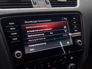 Skoda Octavia Combi V-RS 245 / PANO / ACC / LED / LANE-ASSIST / FRONT-ASSIST - foto 29