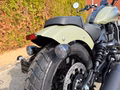 Daumennagel 8 - Indian Scout Bobber Limited + Tech Moss Green | 2026, Miller Auspuff & Sozia