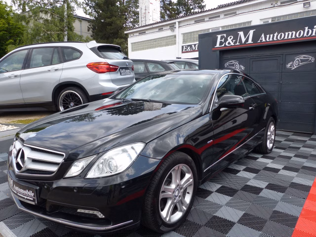 Mercedes-Benz E 350 E -Klasse Coupe*LEDER*NAVI*XENON*PDC*SHZ* - bilder 1