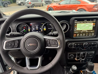 Jeep Wrangler Unlimited Rubicon 4xe Sonder-Umbau Komplettlackierung - bilder 27