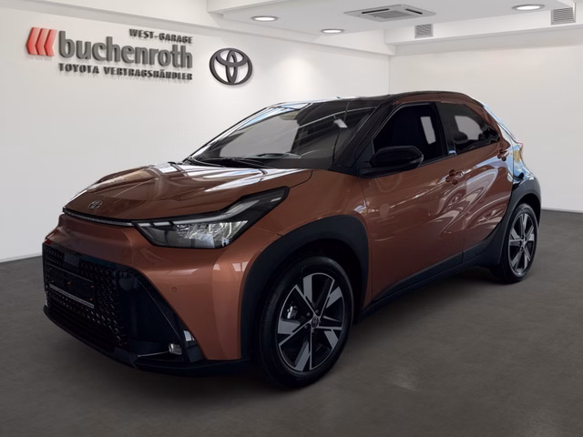 Toyota Aygo X Hybrid Teamplayer + Technik Paket - foto 1