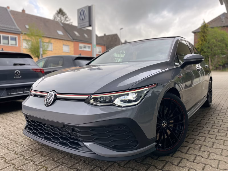 Volkswagen Golf VIII GTI Clubsport Perf-Pak,AKRAPO,IQ,PANO,