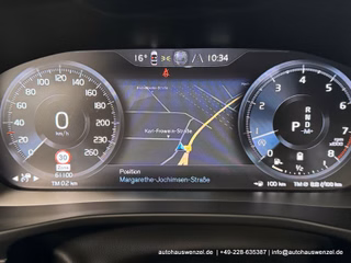 Volvo XC40 B4 B Aut. R-Design PANORAMA AHK ACC 360° - photo 32