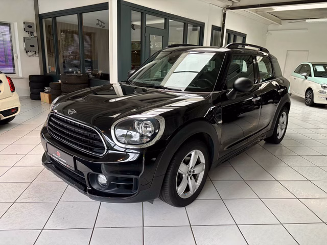 MINI One Countryman Aut. PDC SHZ USB Bluet Nav Tempom Gebrauchtwagen Kaufen | EZ 05/2019 | Preis 13.499 €