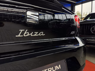 SEAT Ibiza FR-Line LED / LANE-ASSIT / TEMP / DSG / PDC / SHZ / START-STOP / - foto 1
