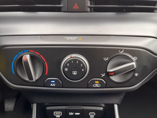 Hyundai i20 Select Funktion Navi Kamera PDC - bilder 15