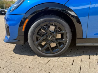2027 MINI Cooper S 4 Door - photo 9