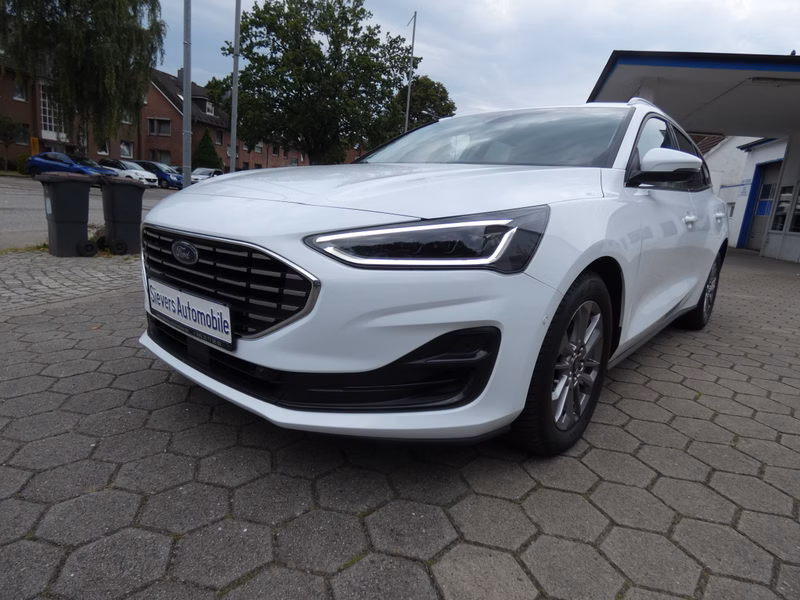 Ford Focus Turnier 1,5 TDCi Titanium X Navi AHK LED