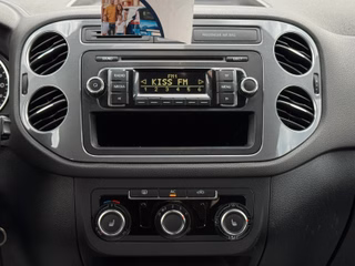 Volkswagen Tiguan Trend & Fun 1.4TSI*Klima*Shz*1.Hd*AHK - foto 8