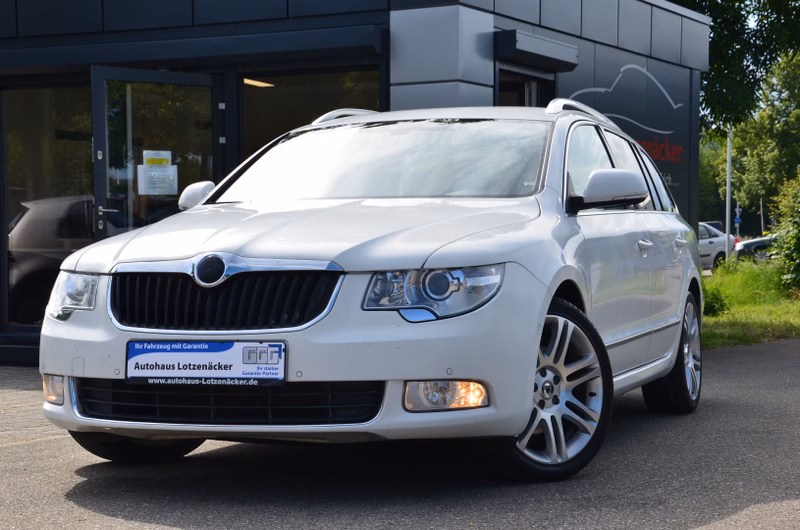 Skoda Superb Combi 2.0 TDI Elegance STHZG,NAVI,XENON,SHZ,TEMPOMAT