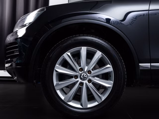 Volkswagen Touareg 3.0 TDI V6  BI-XENON PANO NAVI SPORT - foto 6
