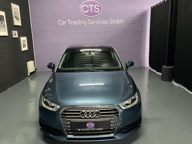 Audi A1 basis /Schiebedach /2 Hand /Navi/19523 KM