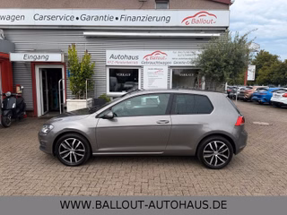 Volkswagen Golf VII Lim.Cup*2.HAND*PANO*KLIMA*NAVI*SHZ*EUR5 - bilder 1