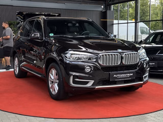 BMW X5 xDrive 30 d PANO / LED / AHK / HUD /