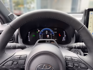 Toyota Yaris Cross Teamplayer + Technik Paket - bilder 15