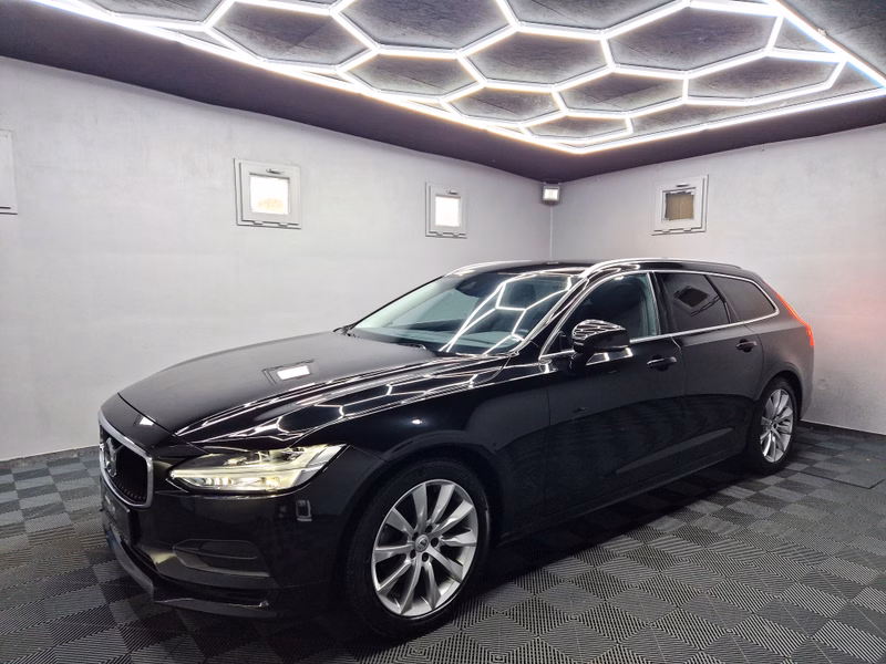 Volvo V90 D4 Momentum|AUTOM|LEDER|LED|ANHÄNGERKUPPLUNG