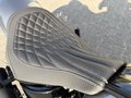 Daumennagel 8 - Harley-Davidson Breakout 117 Custom Jekill&Hyde Luft Lack Sitz