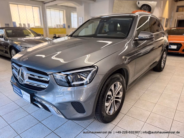 Mercedes-Benz GLC 220 d 4Matic STANDHEIZUNG PANORAMA AHK DISTR Used vehicle for sale | First registration 12/2020