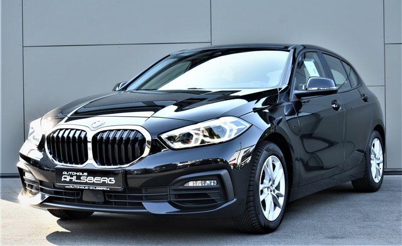 BMW 118 i Advantage NAVI/LED/AHK/PANO/LIVE