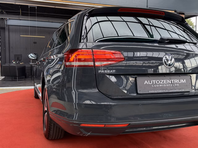 Volkswagen Passat Variant BlueMotion LED / PDC / ACC - foto 7