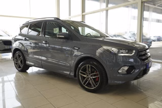 Ford Kuga 2.0TDCi 180PS Aut.4x4 Vollausstattung!