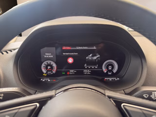 Audi Q2 S-Line Sport 35 Autom., Matrix Pano Kamera ACC - bilder 10