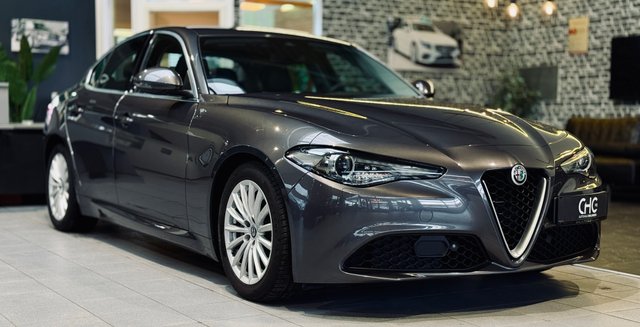 Alfa Romeo Giulia Super |LED|Kamera|SHZ|Xenon| Gebrauchtwagen Kaufen | EZ 04/2017 | Preis 19.490 €