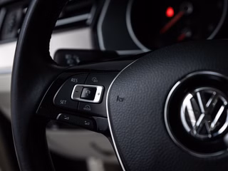 Volkswagen Passat Variant 2.0 TDI 4M LED PANO ACC AHK RFK - bilder 6