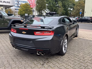 Chevrolet Camaro Coupé 6.2 V8 50th Anniversary Edition - foto 6