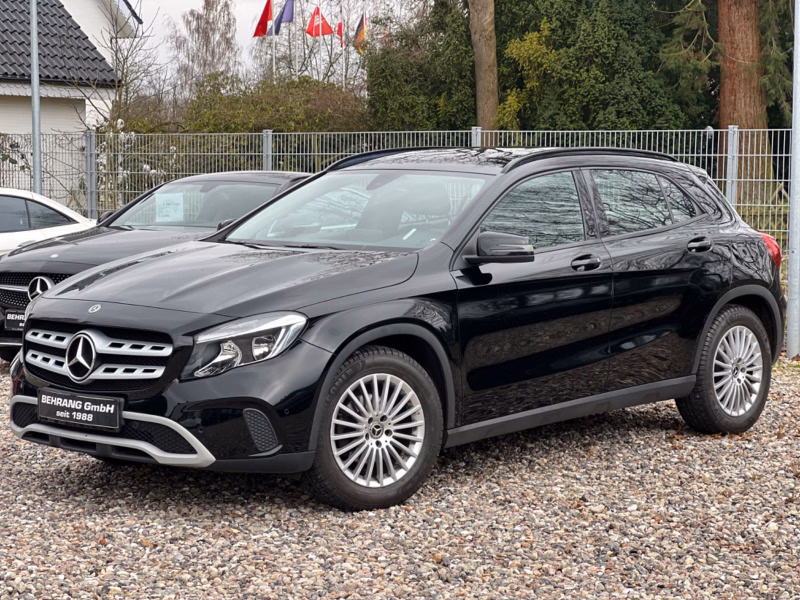 Mercedes-Benz GLA180 FACELIFT *NAVIGATION*SITZHEIZUNG*PDC*