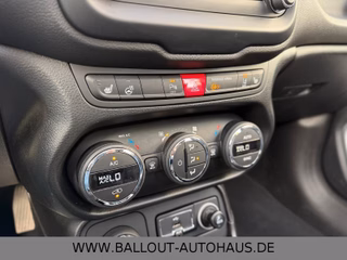 Jeep Renegade Limited 4WD*1.HAND*NAVI*TEMPO*SPUR*PANO - foto 16