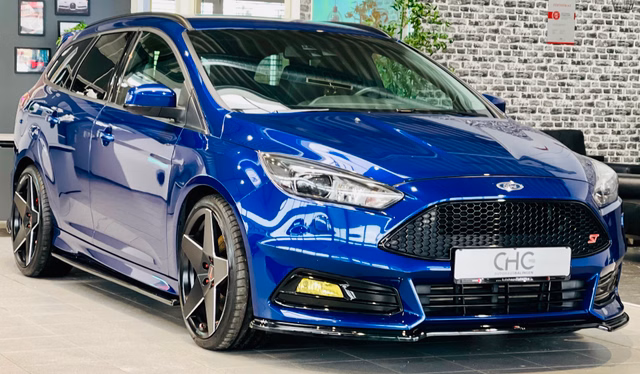 Ford Focus Turnier ST 2.0 |RECARO|LK+SHZ|NAVI|TEMP.|PDC Gebrauchtwagen Kaufen | EZ 04/2018 | Preis 18.000 €