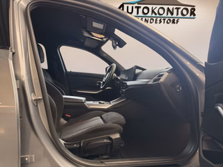 BMW 330 i xDrive M Sport Autom., LED Navi Kamera ACC - photo 10