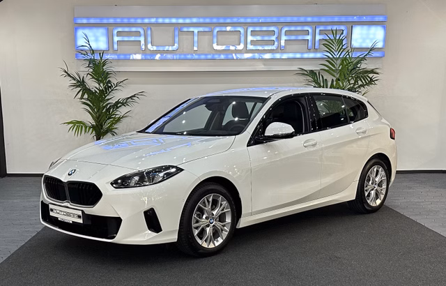 BMW 120 MASSAGE 360KAM HEAD_UP ACC AMBIENTE Gebrauchtwagen Kaufen | EZ 02/2025 | Preis 25.900 €