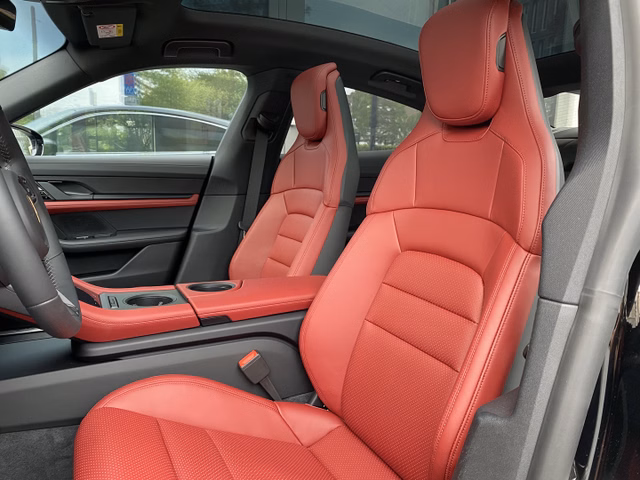 Porsche Taycan - PerformanceBat|LED|20"|SportChrono New vehicle for sale | First registration