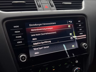 Skoda Octavia Combi V-RS 245 / PANO / ACC / LED / LANE-ASSIST / FRONT-ASSIST - foto 28