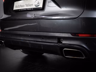 Porsche Cayenne  ACC PANO LUFT SPUR 360-CAM 21" - bilder 17