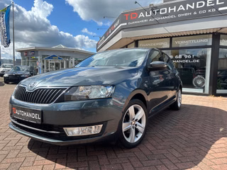 Skoda Rapid Spaceback Drive Xenon-Scheinwerfer PDC Kilma SH TÜV04/27 - photo 1