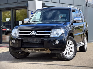 Mitsubishi Pajero 3.2 DI-D Limited Edition AHK|7-SITZE|NAVI|KLIMA|KAMERA|TEMP|XENON Gebrauchtwagen Kaufen | EZ 01/2009 | Preis 12.990 €