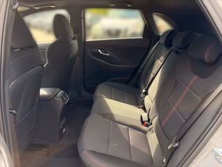 Hyundai i30 N-Line 1.6 T DCT SmartKey Pano-Dach - bilder 7