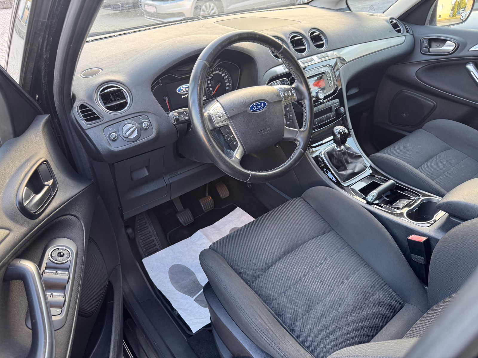 Ford S-Max 1.6 EcoBoost Titanium TÜV Neu/2-Z-Klima/SHZ/PDC/17"Alufelgen