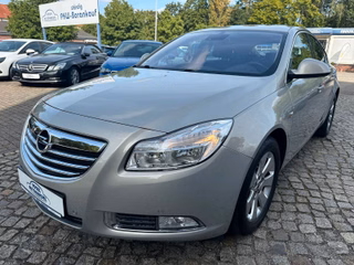 Opel Insignia A Lim. Edition*PDC V+H*KLIMAAUTOMATIK*