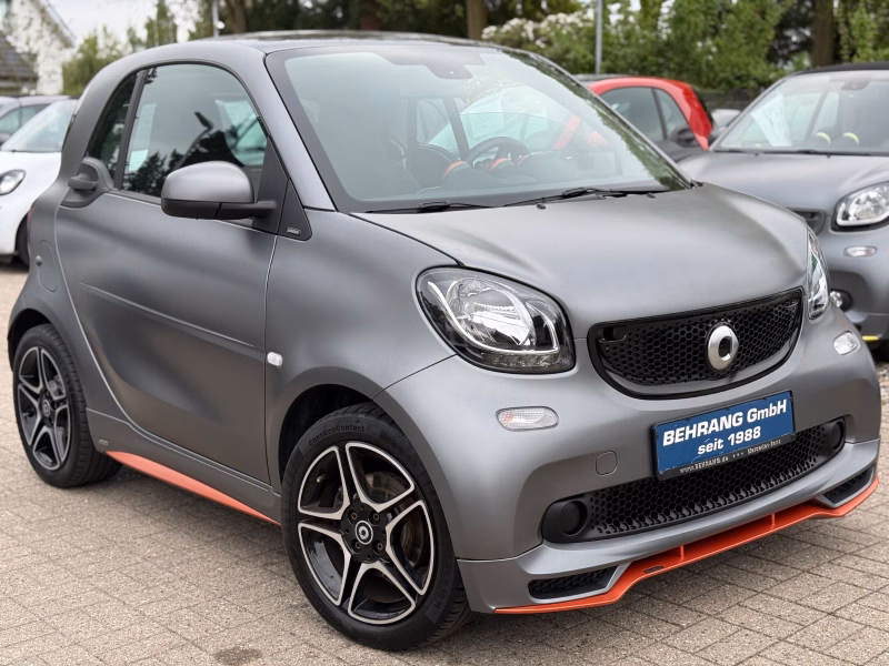 Smart ForTwo*BRABUS*MASERATI*TAILOR-MADE*KAMERA*