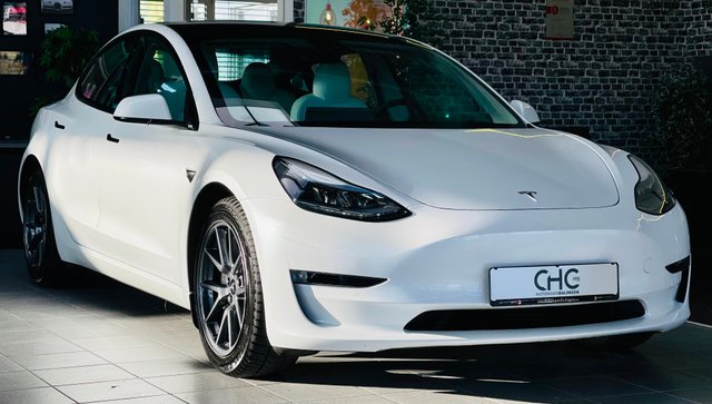Tesla Model 3 Long Range Dual AWD Gebrauchtwagen Kaufen | EZ 12/2021 | Preis 48.990 €