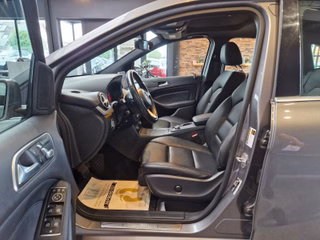 Mercedes-Benz B250 4Matic Facelift*Pano*Navi*Memory*Klimaauto* - photo 2