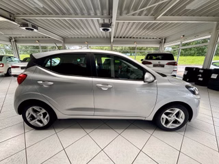 Hyundai i10 Trend  PDC SHZ CarPlay/Android 1.Hand - photo 9