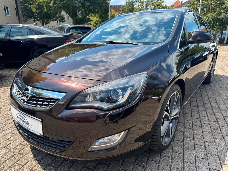 Opel Astra Sports Tourer *OPC-LINE*INFINITY*XENON*SI