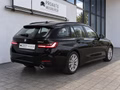 Daumennagel 2 - BMW 320d xDrive HUD/MMRY/H&K/360°/KMFRTZGNG/ADAPTLED