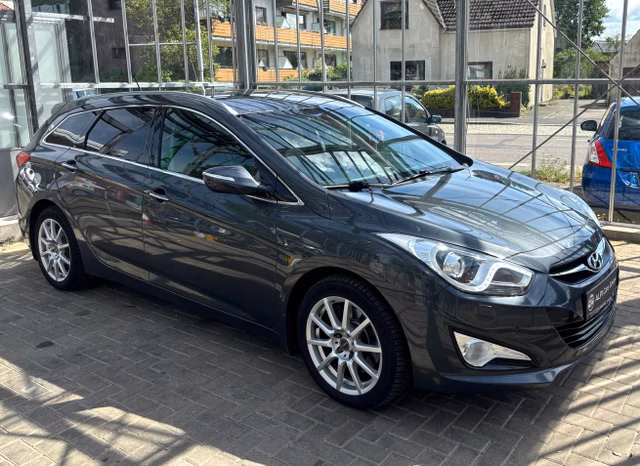 Hyundai i40 1.7 CRDI Kombi  AHK/EINPARKHILFE/SITZHEIZ. - foto 1